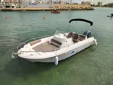 Bateaux avec permis / Q670 Atlas (7-10p)